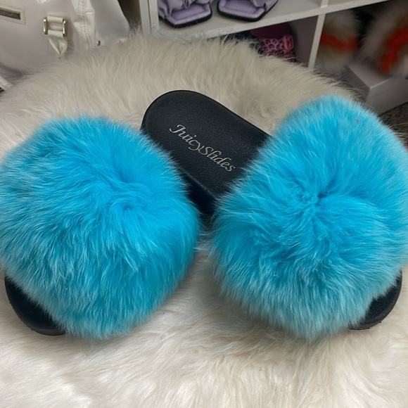 Fluffy Slippers - Picture 3 of 4